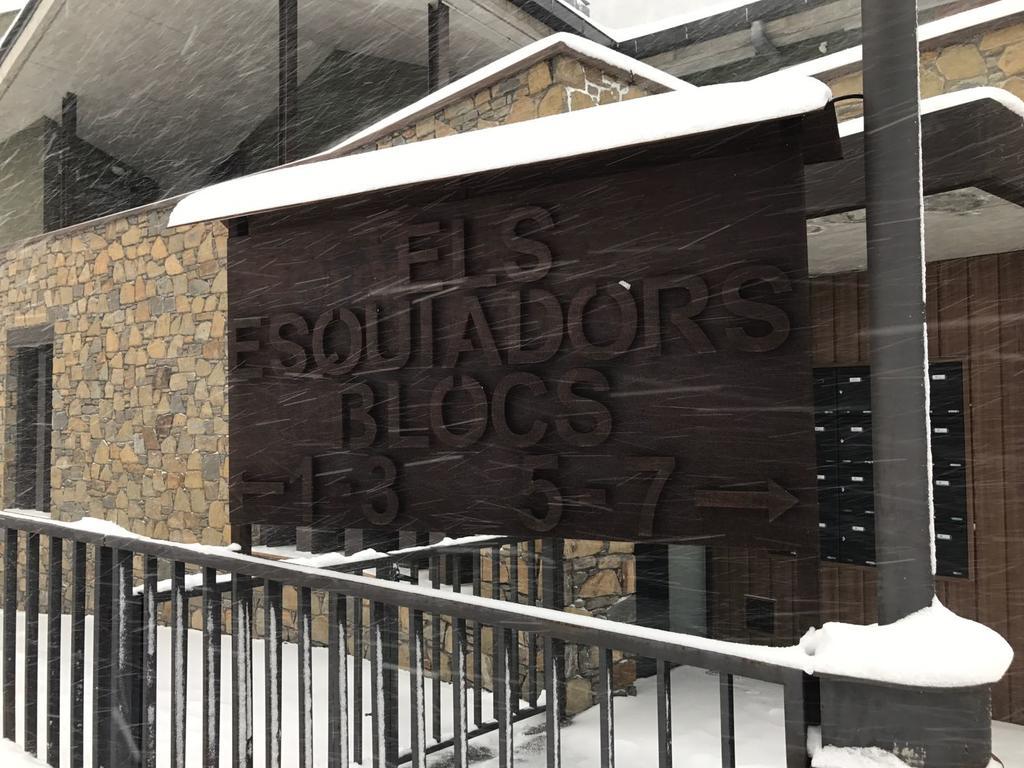 Apartaments Els Esquiadors Llorts Exterior foto